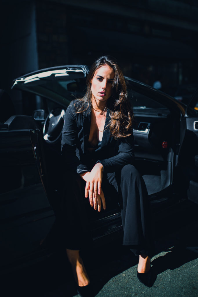 brown-hair-sexy-woman-seat-car